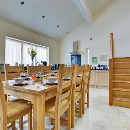 Quaint Holiday In Gayle Yorkshire With Garden بيت للعطل